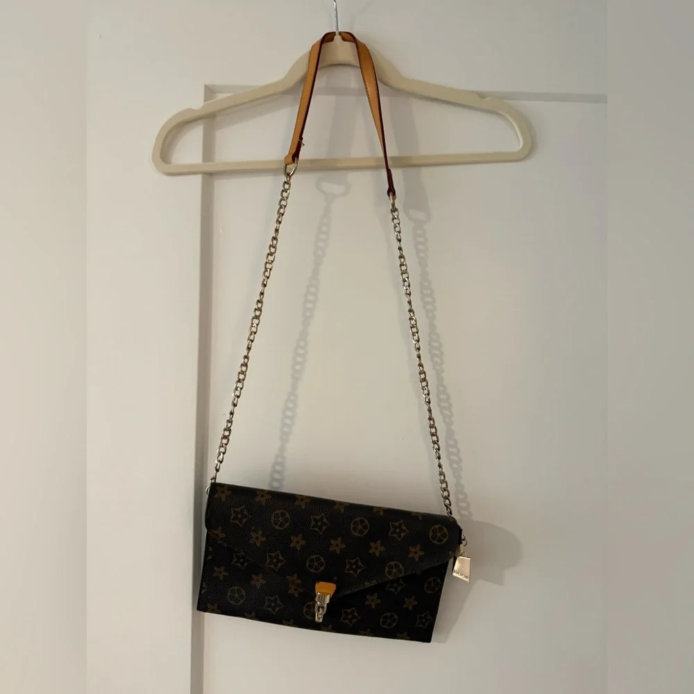 Kadiou Brown Patterned Clutch with Gold Chain Strap - Picture 8 of 8